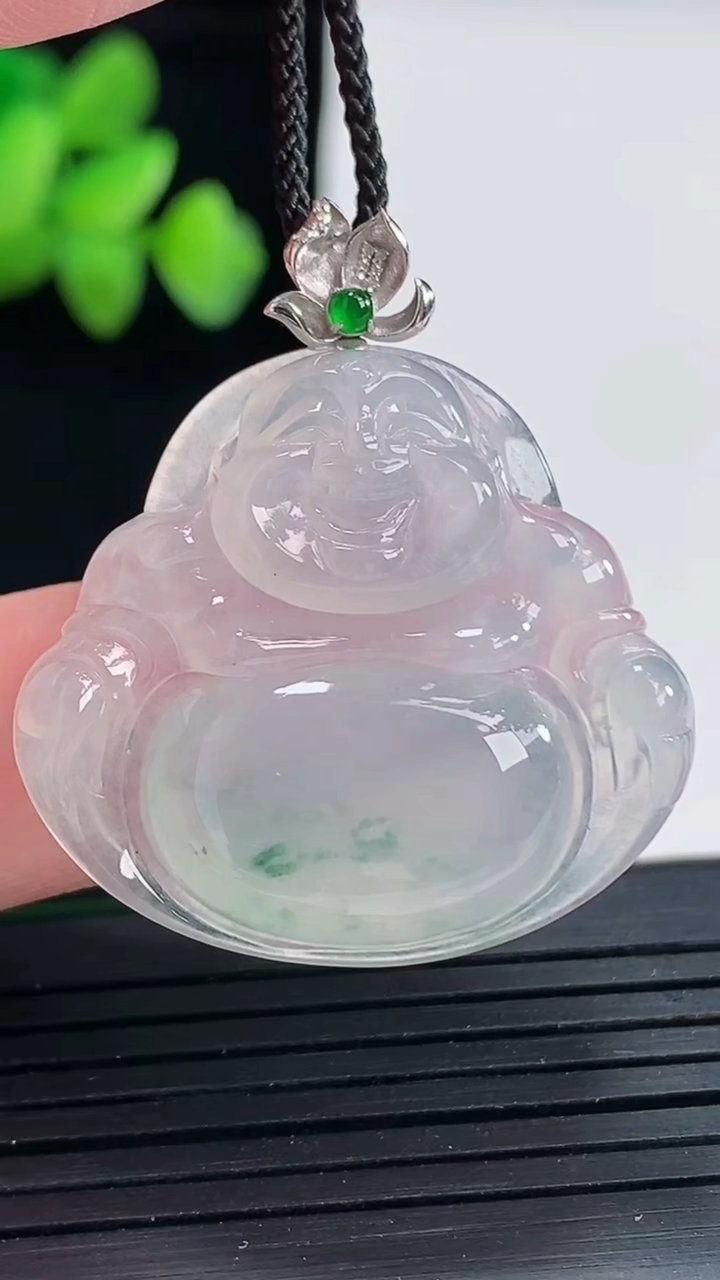 天然A货翡翠种飘花佛公吊坠，尺寸28-31-5.5重量:7.76g
4月25日