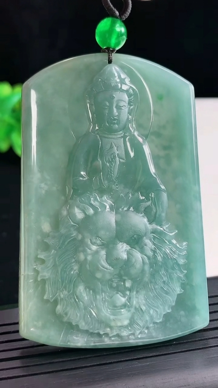 天然A货翡翠文殊菩萨吊坠，尺寸70.5-45-8.5重:48.74
4月25日