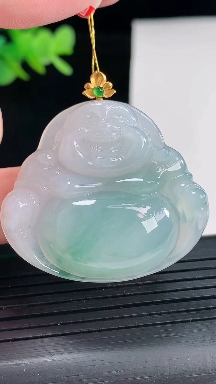 天然A货翡翠18k金飘花佛公吊坠，尺寸34-39-7重量:14.00g
4月25日