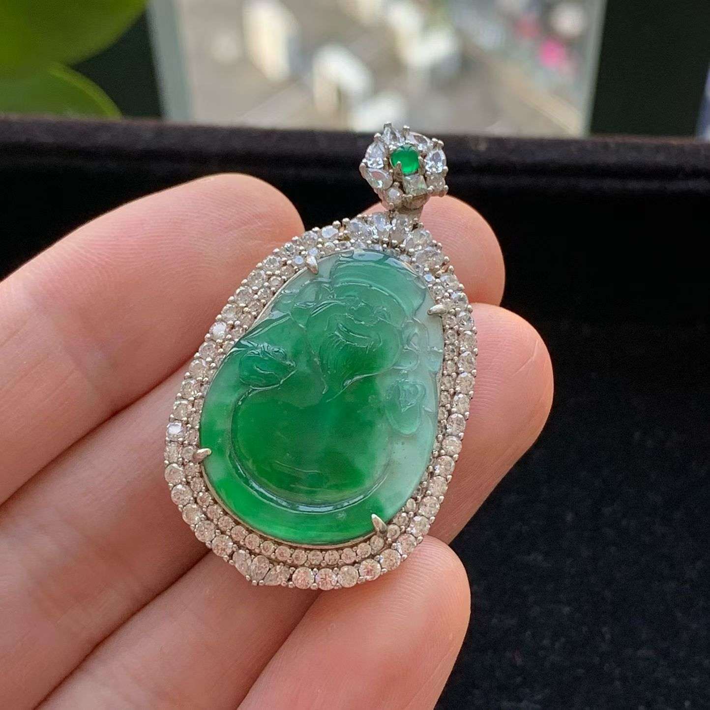 A货天然翡翠冰种925银满绿财神爷吊坠重量10.75
4月25日