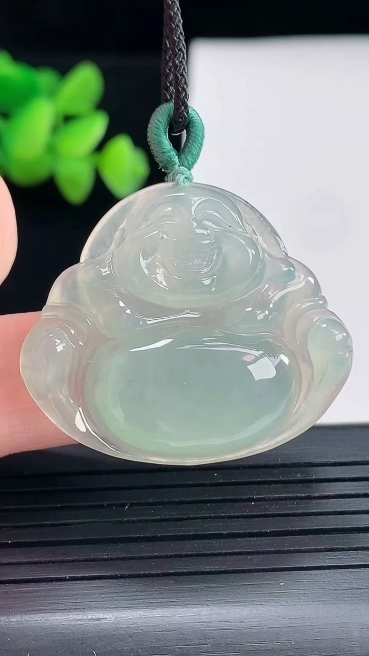 天然A货翡翠佛公吊坠，尺寸29-35.5-5.2重量:8.48g
4月25日