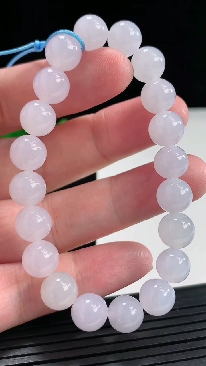 天然A货翡翠紫罗兰圆珠手串，尺寸9.2-20颗重量:28.25g4月25日
工厂直销收藏佳品,种好水