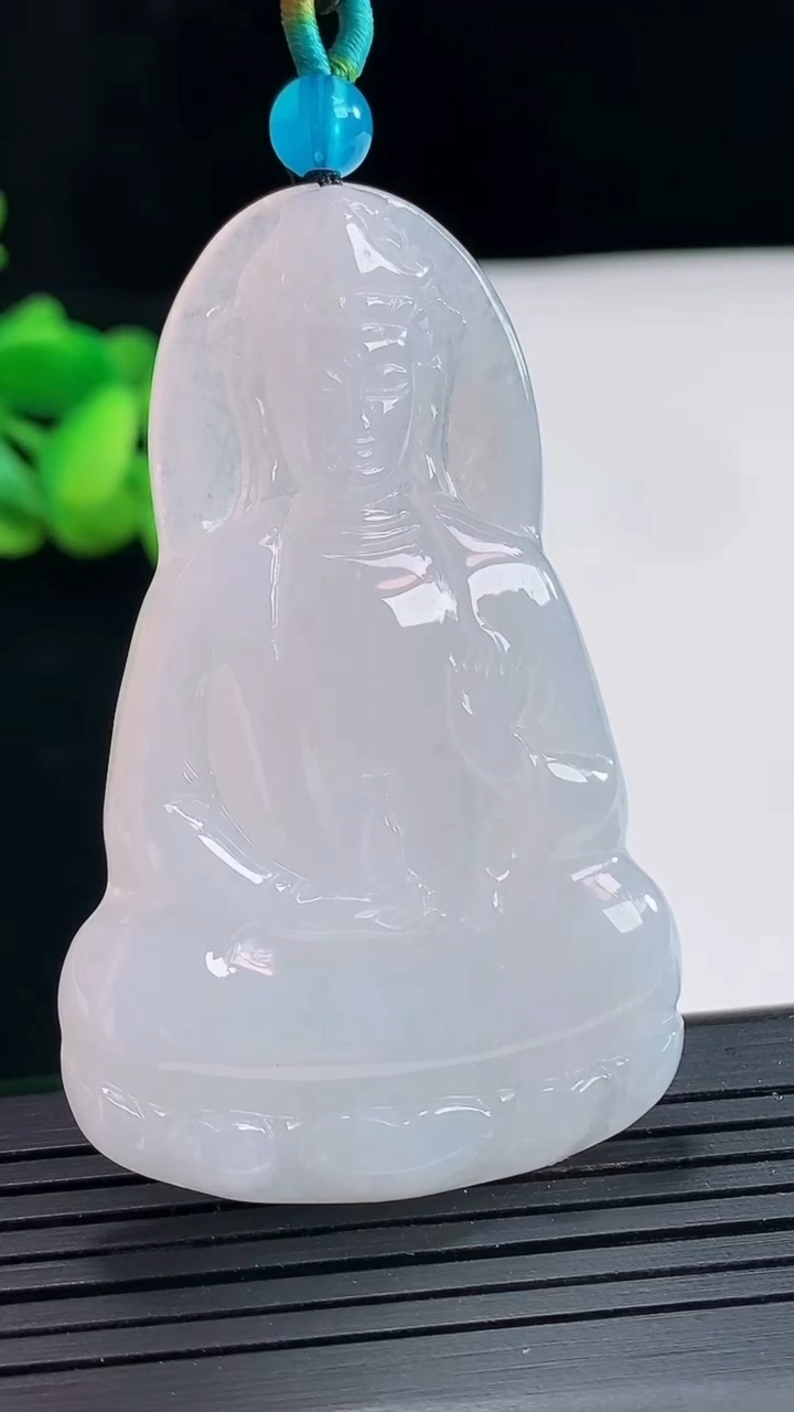 天然A货翡翠紫罗兰素衣观音吊坠，尺寸57-36-5重量:21.33g
4月25日