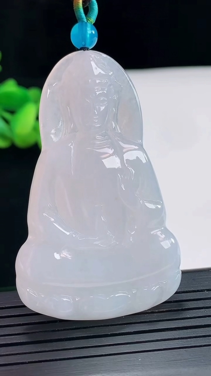 天然A货翡翠紫罗兰素衣观音吊坠，尺寸57-36-5重量:21.33g
4月25日