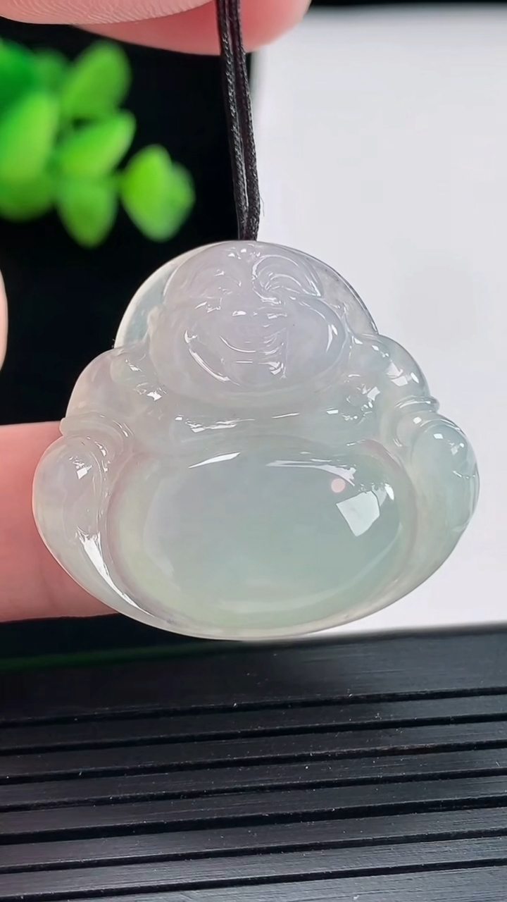 天然A货翡翠佛公吊坠，尺寸29-32-5.5重量:8.12g
4月25日