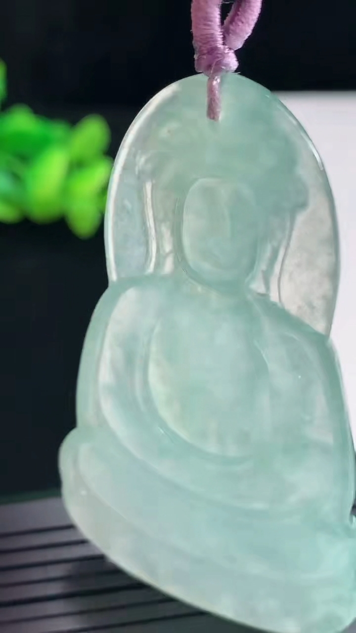 天然A货翡翠素衣观音吊坠，尺寸60.6-37.6-5重量:22.09g
4月25日