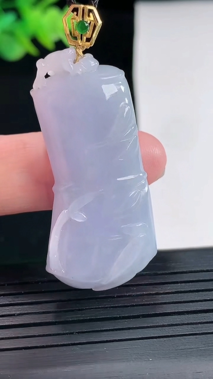 天然A货翡翠18k金紫罗兰节节高升 竹节吊坠，尺寸40.6-21-7.5重量:14.61g
4月25日