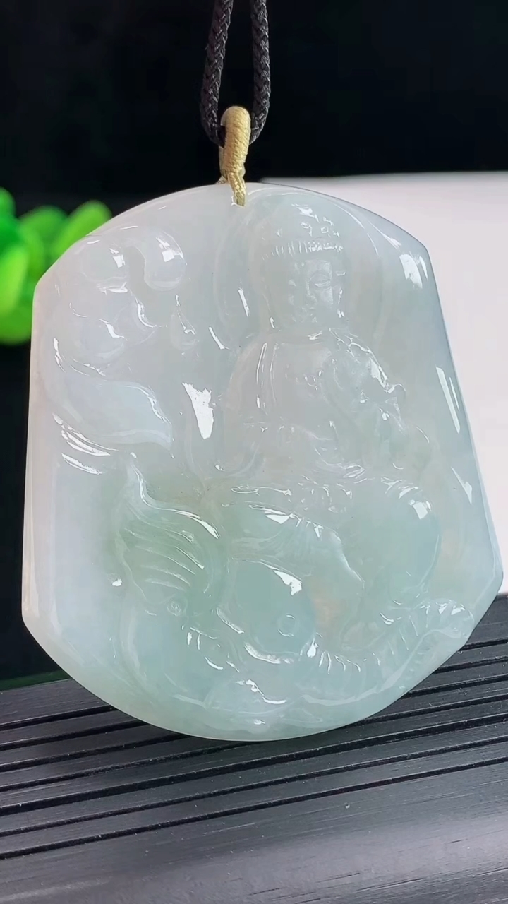 天然A货翡翠普贤菩萨吊坠，尺寸54-47-5重量:27.67g
4月25日