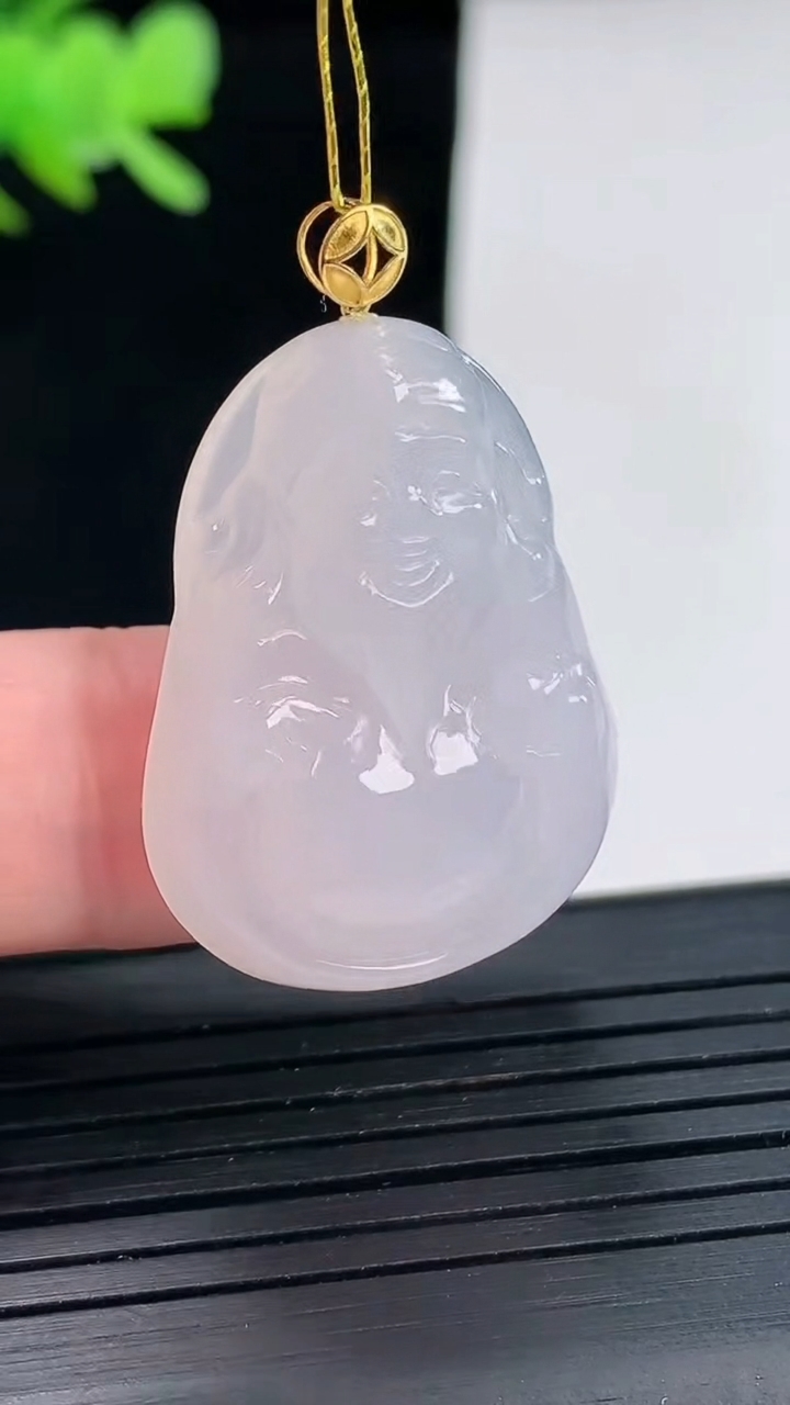天然A货翡翠种白冰财神爷吊坠，尺寸29-23-5.8重量:7.30g
4月25日
