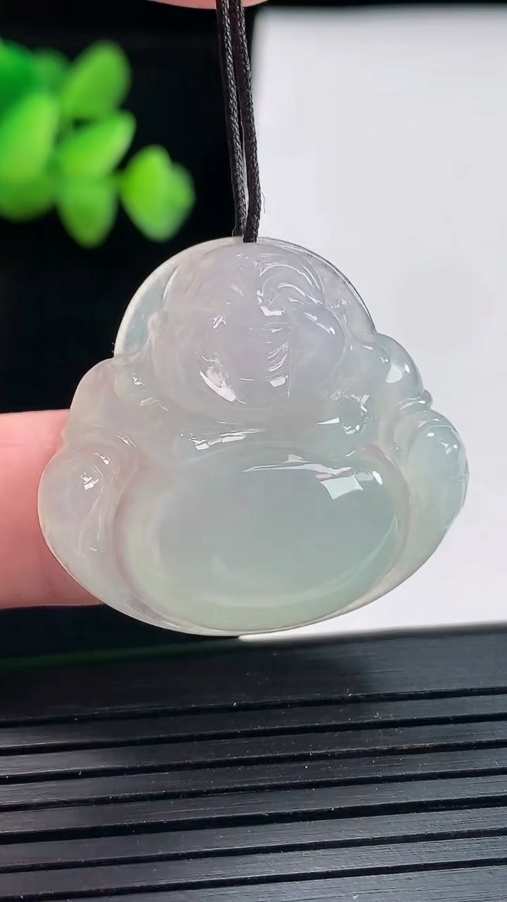天然A货翡翠佛公吊坠，尺寸29-32-5.5重量:8.12g
4月25日