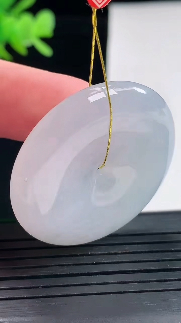 天然A货翡翠紫罗兰平安扣吊坠，尺寸38-6.5重量:20.54g
4月25日