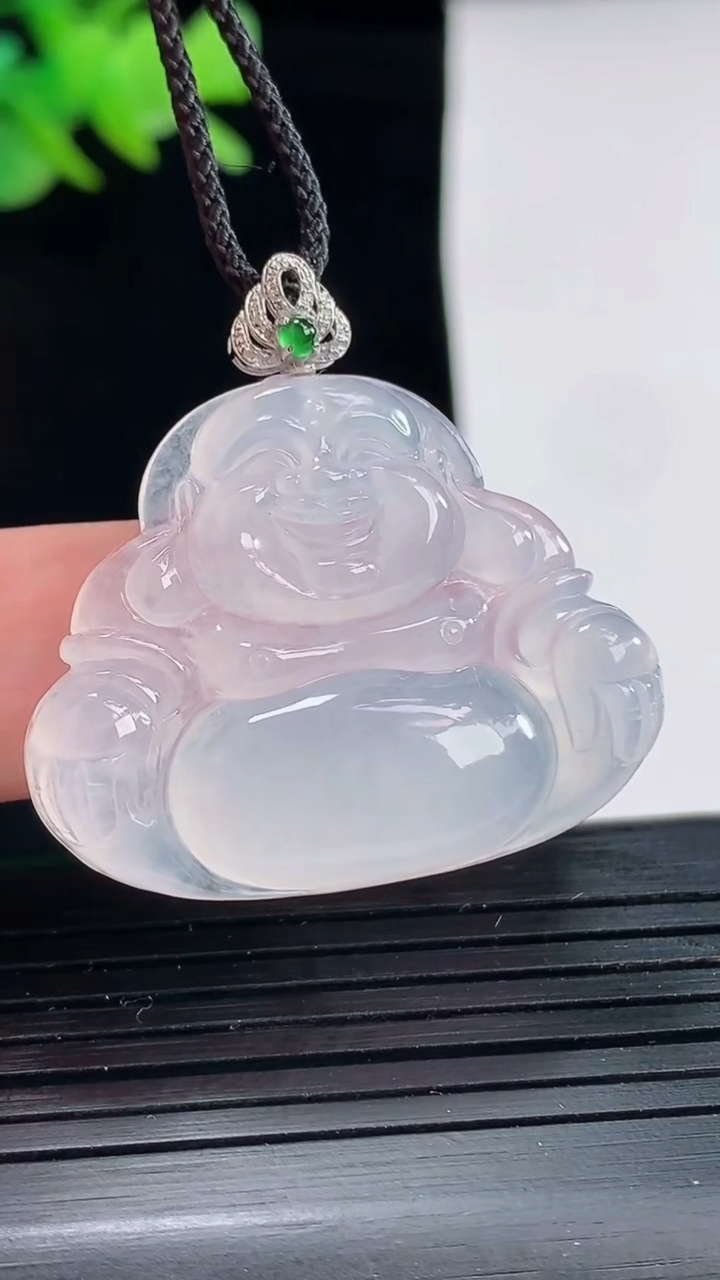 天然A货翡翠种白冰佛公吊坠，尺寸28-34.5-5.2重量:8.91g
4月25日