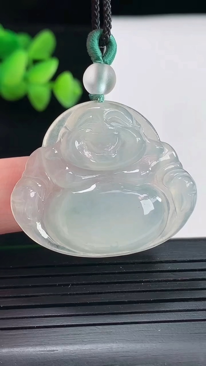 天然A货翡翠佛公吊坠，尺寸29-35.5-5重量:8.23g
4月25日