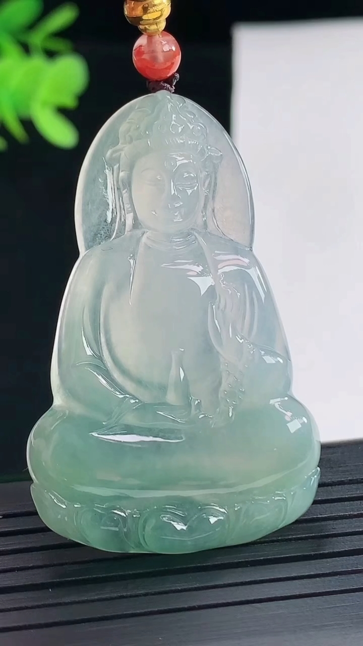 天然A货翡翠素衣观音吊坠，尺寸49-31-5重量:13.49g
4月25日