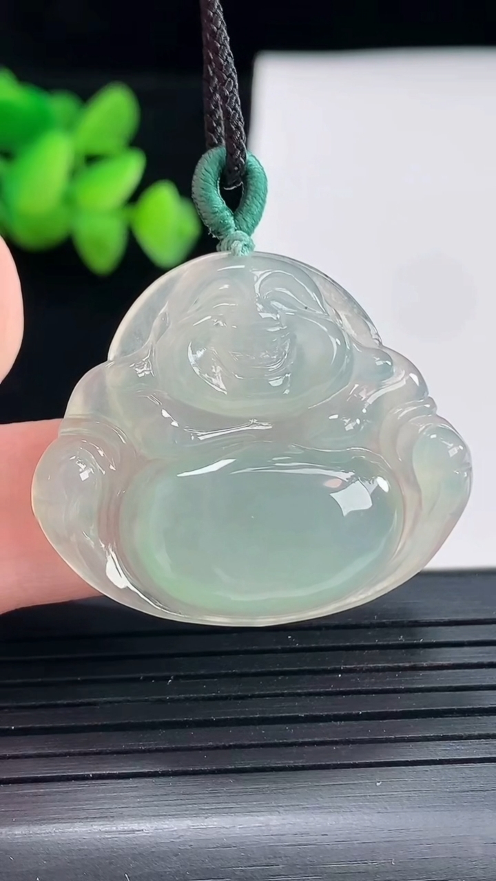 天然A货翡翠佛公吊坠，尺寸29-35.5-5.2重量:8.48g
4月25日