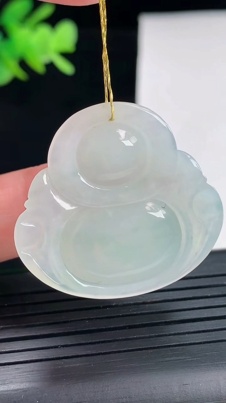 天然A货翡翠佛公吊坠，尺寸31.5-34.5-5.5重量:9.38g
4月25日