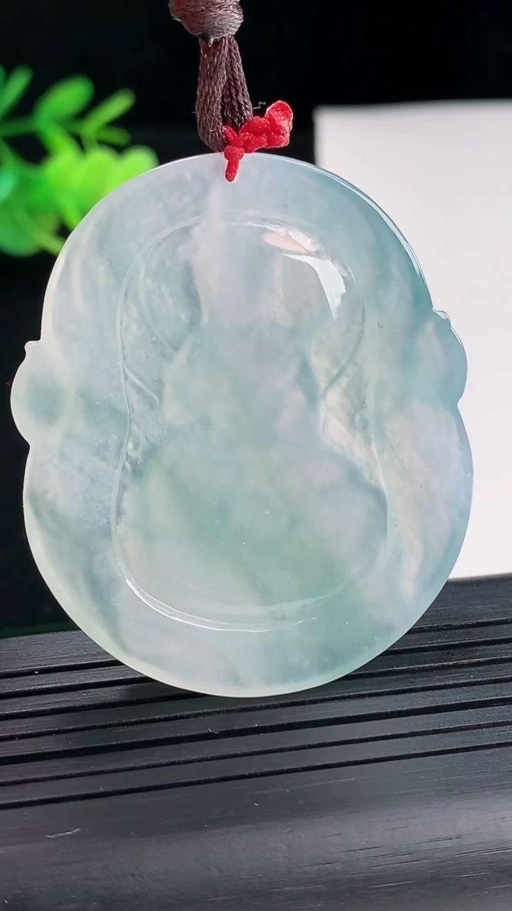 天然A货翡翠种飘花文殊菩萨吊坠，尺寸50-42-5重量:22.85g
4月25日