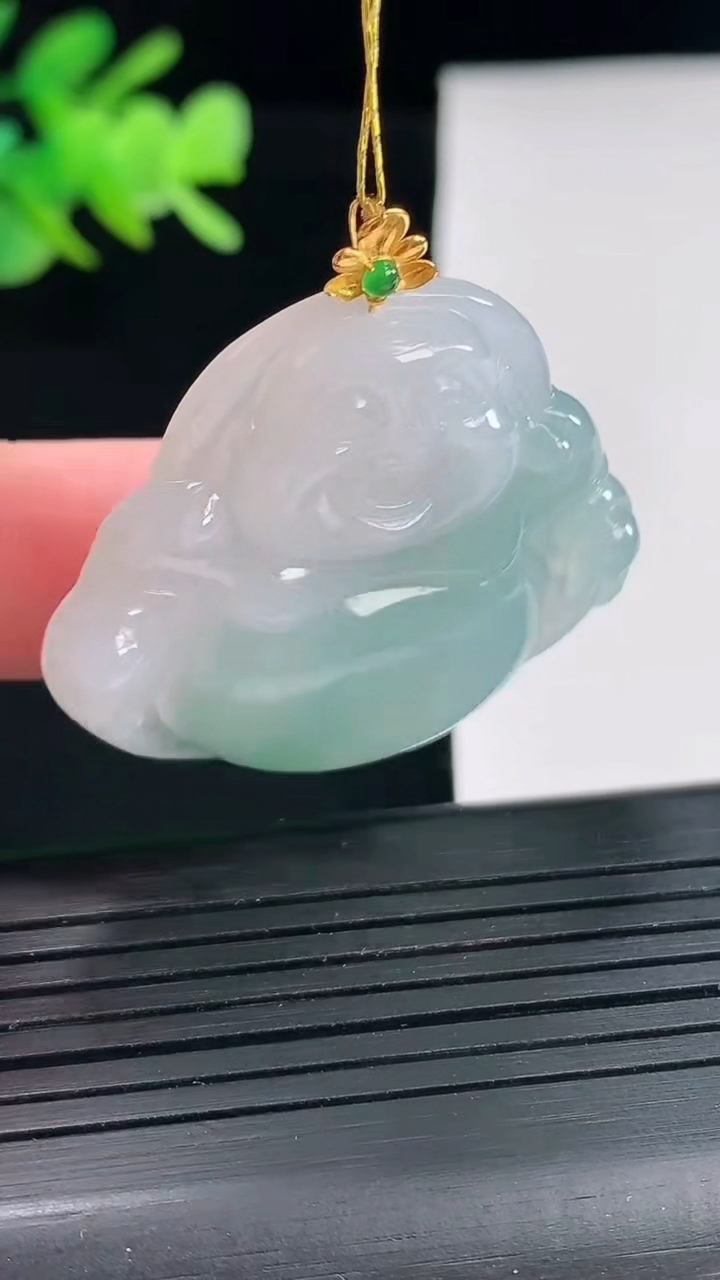 天然A货翡翠18k金飘花佛公吊坠，尺寸34-39-7重量:14.00g
4月25日