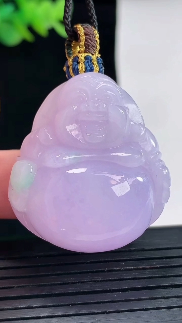天然A货翡翠春带彩 紫罗兰佛公吊坠，尺寸36-33-12重量:23.65g
4月25日
