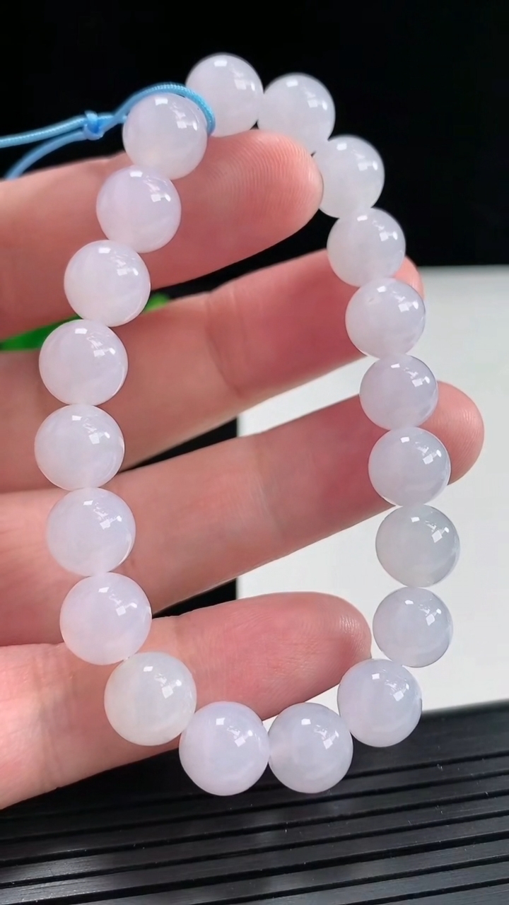 天然A货翡翠紫罗兰圆珠手串，尺寸9.2-20颗重量:28.25g4月25日
工厂直销收藏佳品,种好水足，色泽均匀，有种有色，上手高大气！