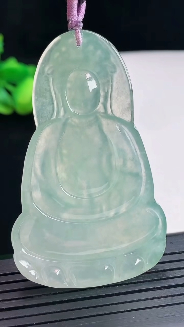 天然A货翡翠素衣观音吊坠，尺寸60.6-37.6-5重量:22.09g
4月25日