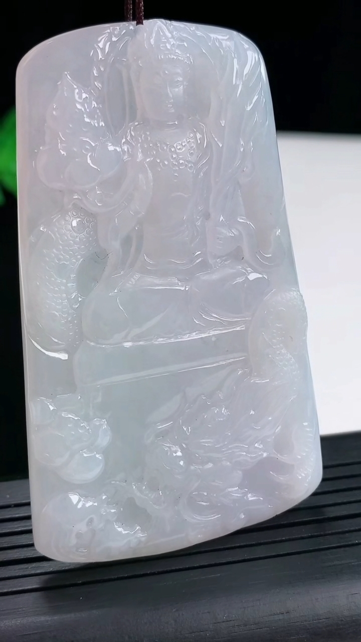 天然A货翡翠紫罗兰御龙虚空藏菩萨吊坠，尺寸69-42-5.5重量:38.24g
4月25日