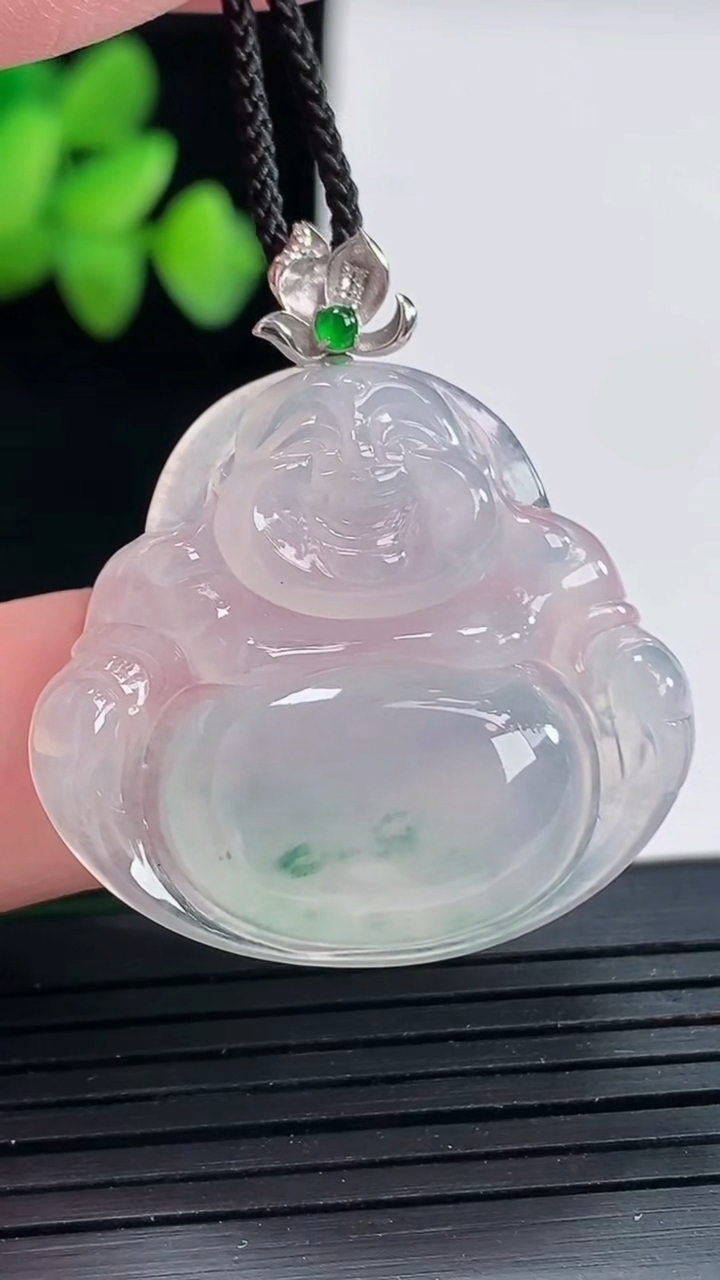 天然A货翡翠种飘花佛公吊坠，尺寸28-31-5.5重量:7.76g
4月25日