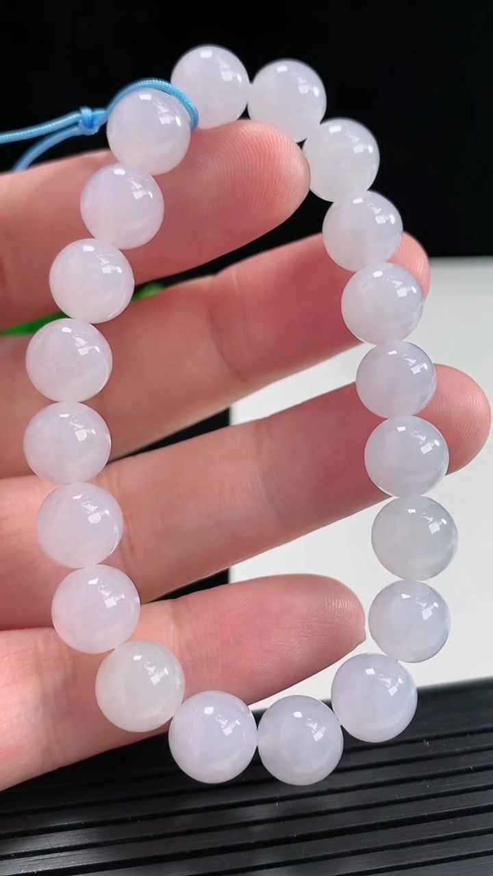 天然A货翡翠紫罗兰圆珠手串，尺寸9.2-20颗重量:28.25g4月25日
工厂直销收藏佳品,种好水足，色泽均匀，有种有色，上手高大气！