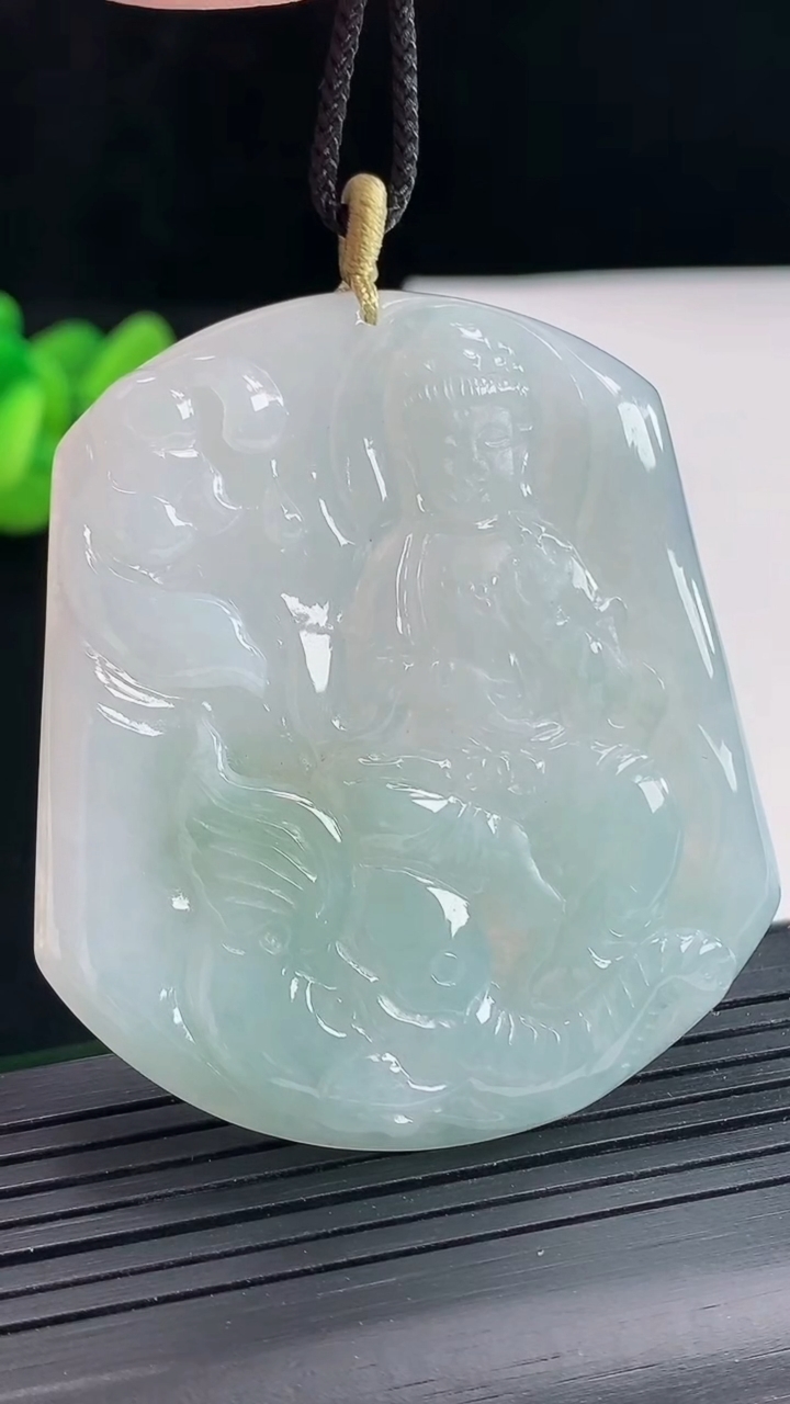 天然A货翡翠普贤菩萨吊坠，尺寸54-47-5重量:27.67g
4月25日