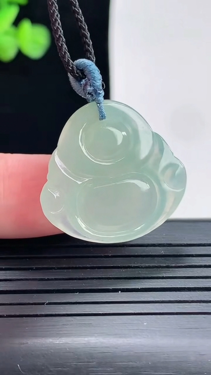 天然A货翡翠佛公吊坠，尺寸25-26-5.5重量:5.14g
4月25日