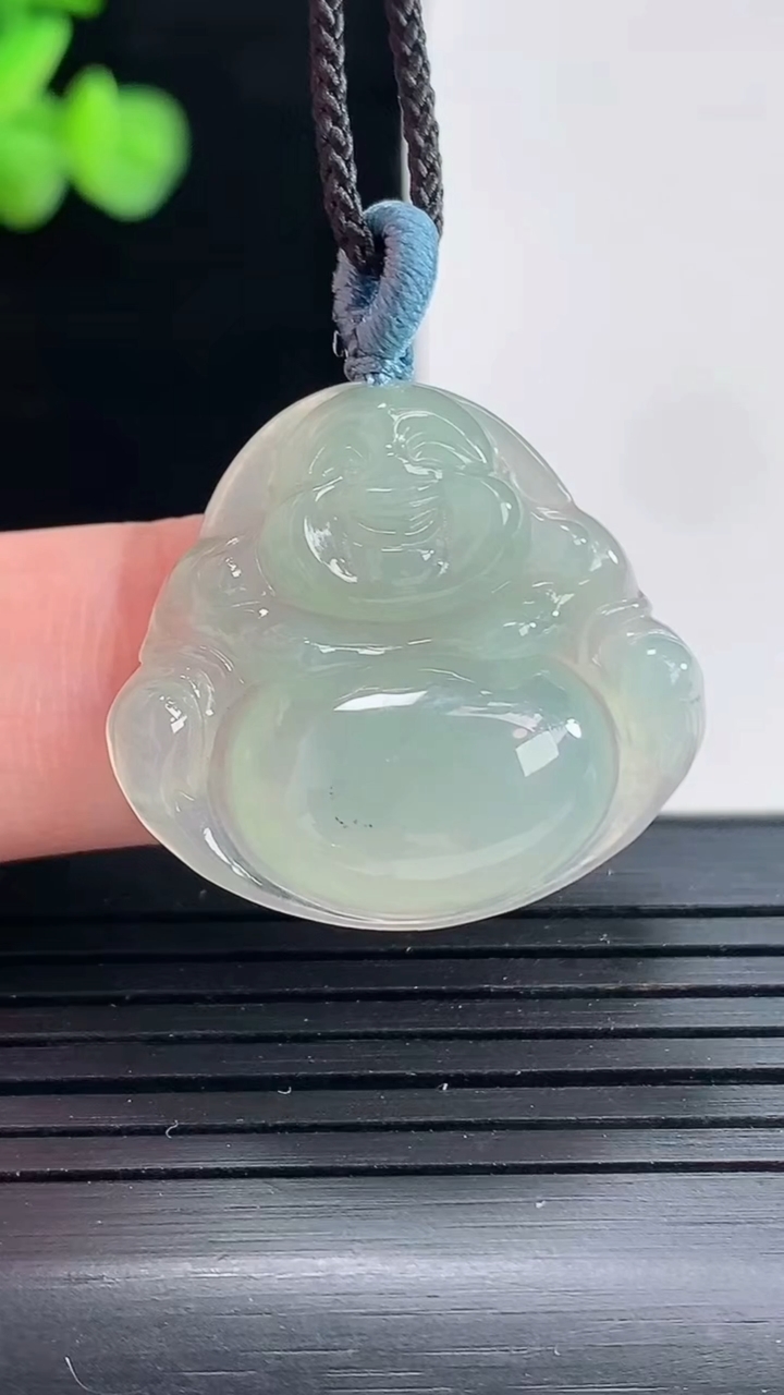 天然A货翡翠佛公吊坠，尺寸25-26-5.5重量:5.14g
4月25日