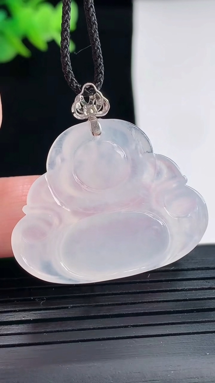 天然A货翡翠种白冰佛公吊坠，尺寸28-34.5-5.2重量:8.91g
4月25日