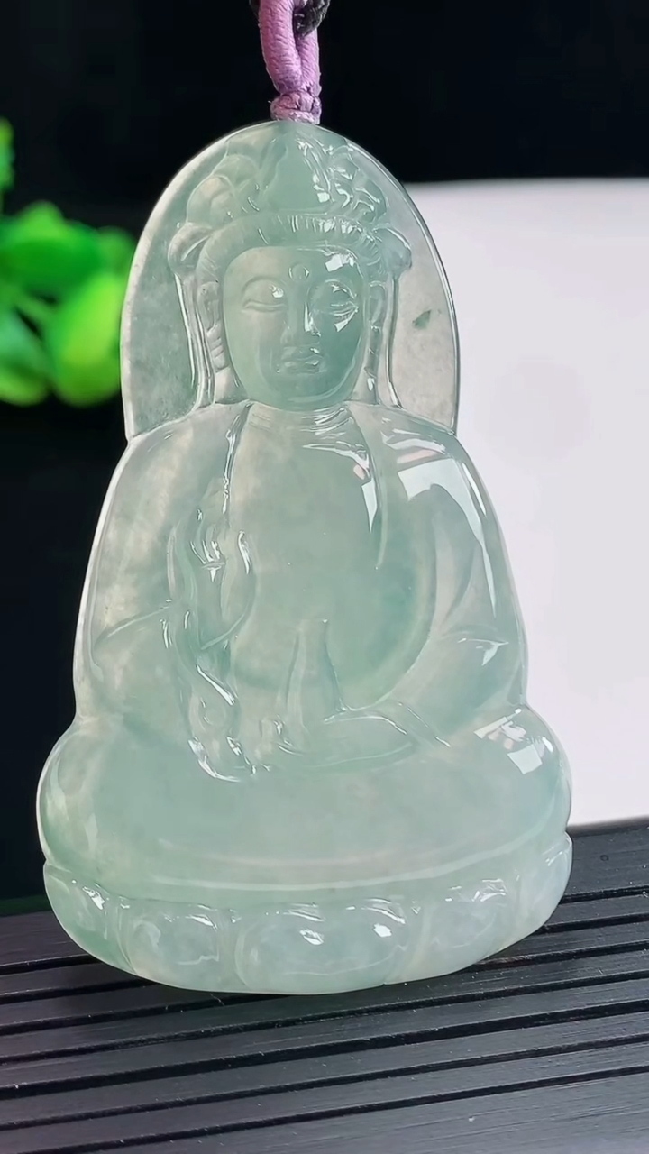 天然A货翡翠素衣观音吊坠，尺寸60.6-37.6-5重量:22.09g
4月25日