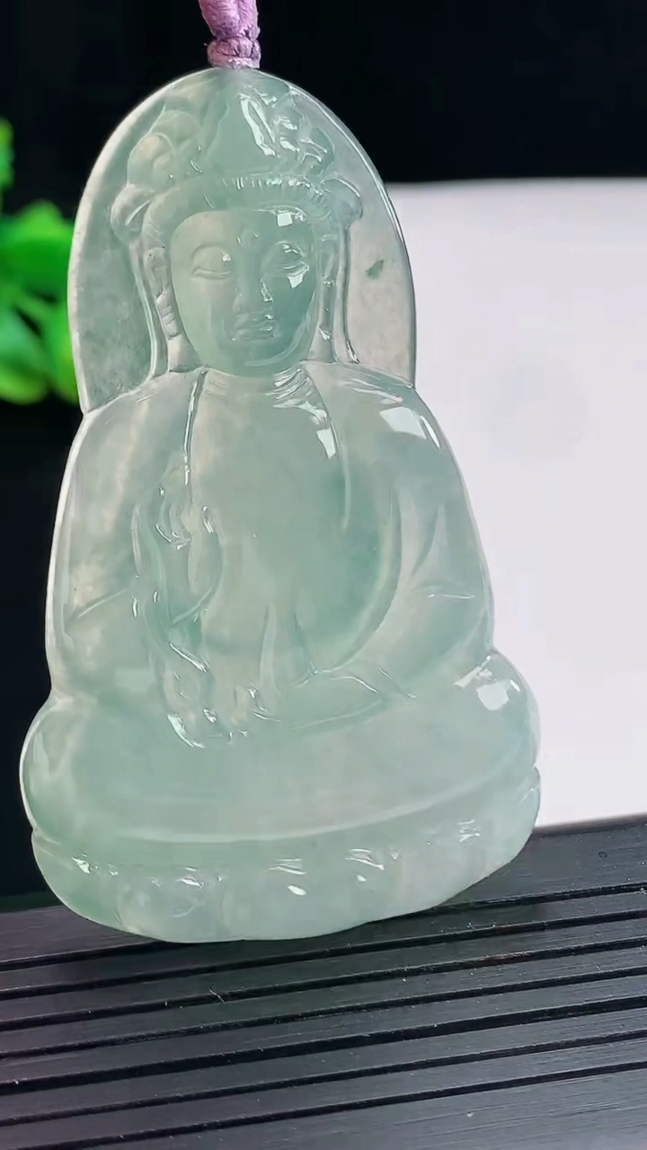 天然A货翡翠素衣观音吊坠，尺寸60.6-37.6-5重量:22.09g
4月25日