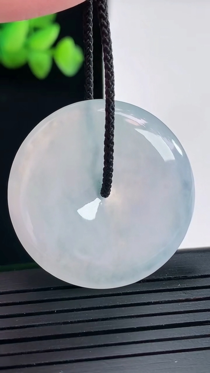 天然A货翡翠冰种紫罗兰平安扣吊坠，尺寸34-6重量:14.09g
4月25日