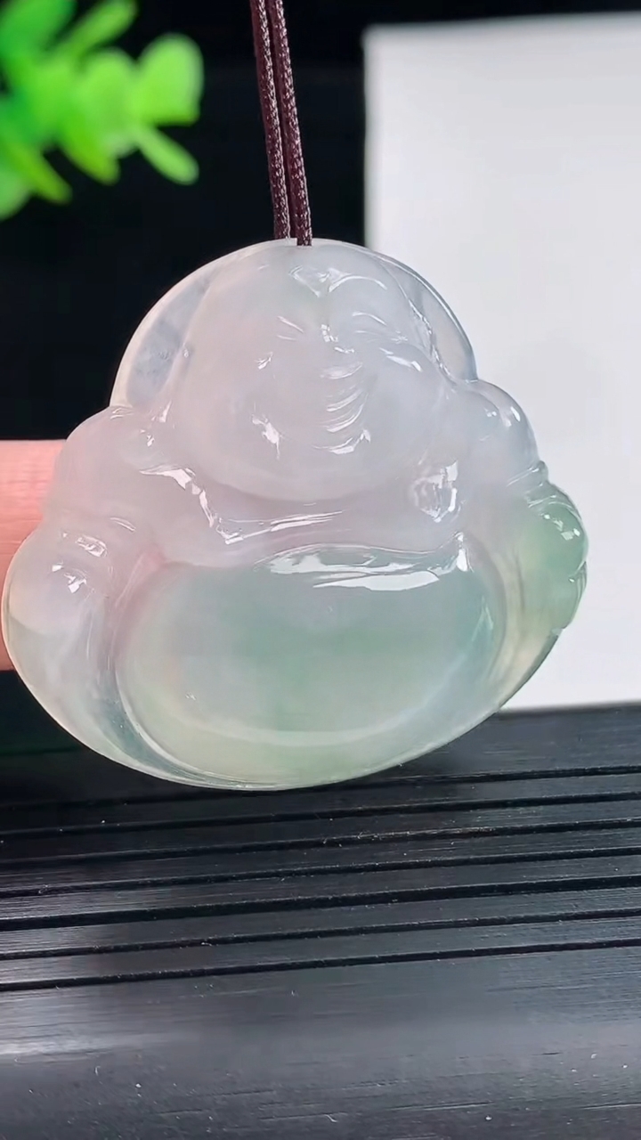 天然A货翡翠佛公吊坠，尺寸35-38.6-6重量:12.67g
4月25日