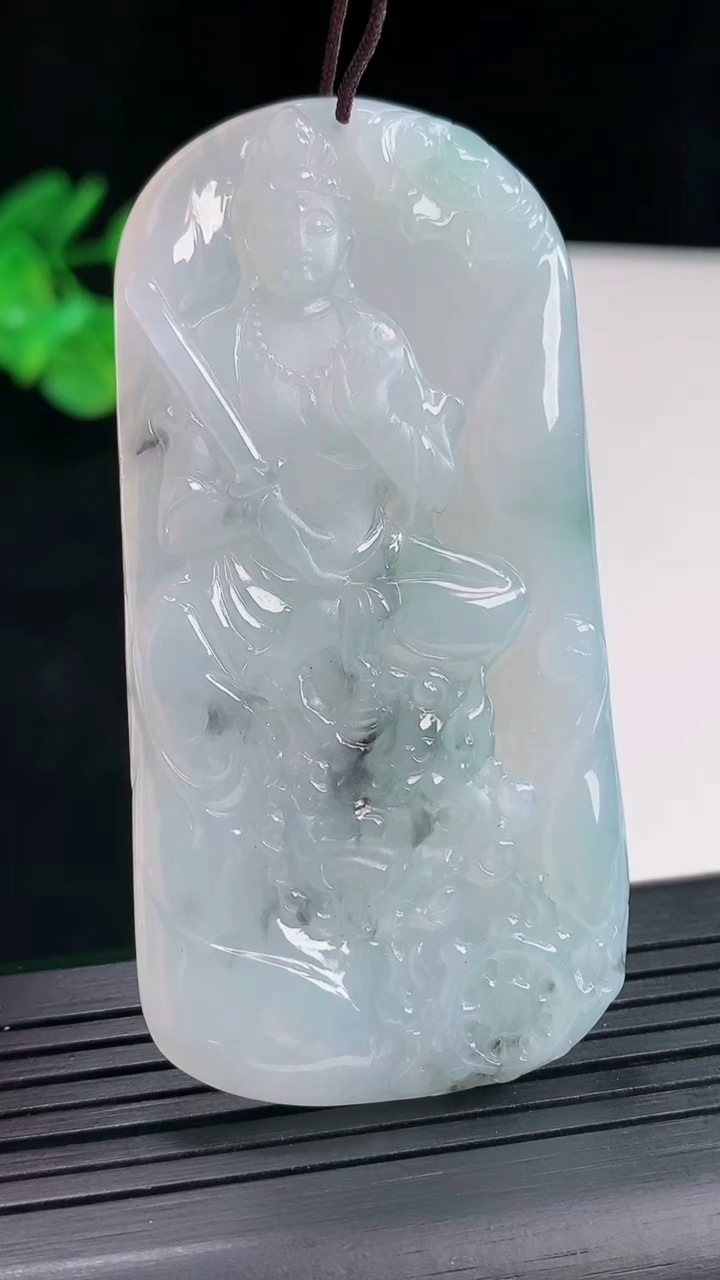 天然A货翡翠飘花文殊菩萨吊坠，尺寸67-33-5重量:27.95g
4月25日