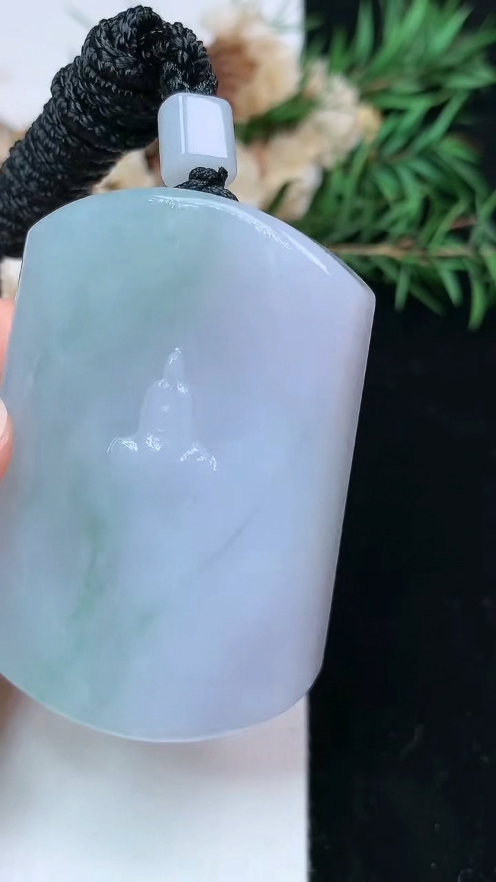 天然A货翡翠悟道吊坠，尺寸52.7-38-12.2，重量:70.67g
4月26日