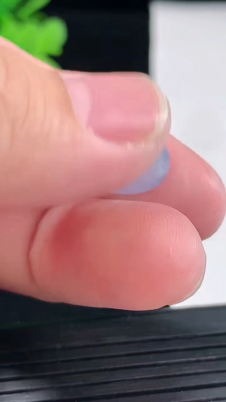 天然A货翡翠紫罗兰蛋面镶嵌件，尺寸13.6-10-7重量:19.85g
4月26日