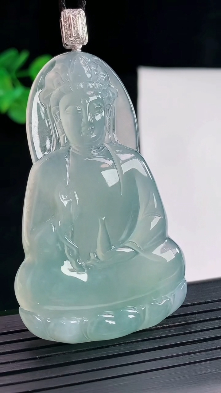 天然A货翡翠素衣观音吊坠，尺寸60.5-37-5.5重量:25.55g
4月26日