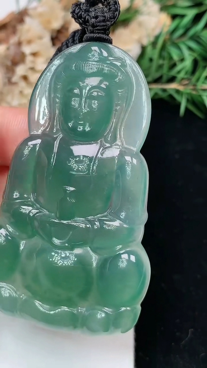 天然A货翡翠蓝水观音菩萨吊坠，尺寸60-37.5-5.7，重量:27.00g
4月26日