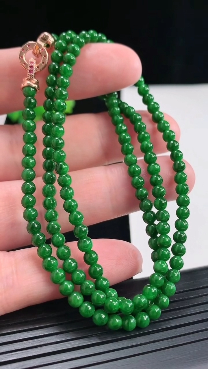 天然A货翡翠圆珠项链吊坠，尺寸4-156颗重量:16.44g4月26日
工厂直销收藏佳品,种好水足，