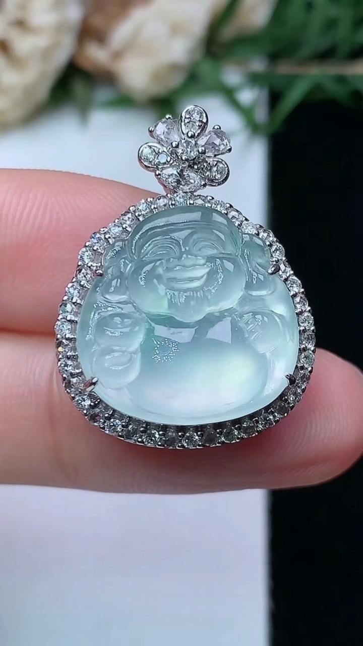 天然A货翡翠白冰财神爷吊坠，尺寸25.9-19-9.4，裸石15.9-15.9
4月26日