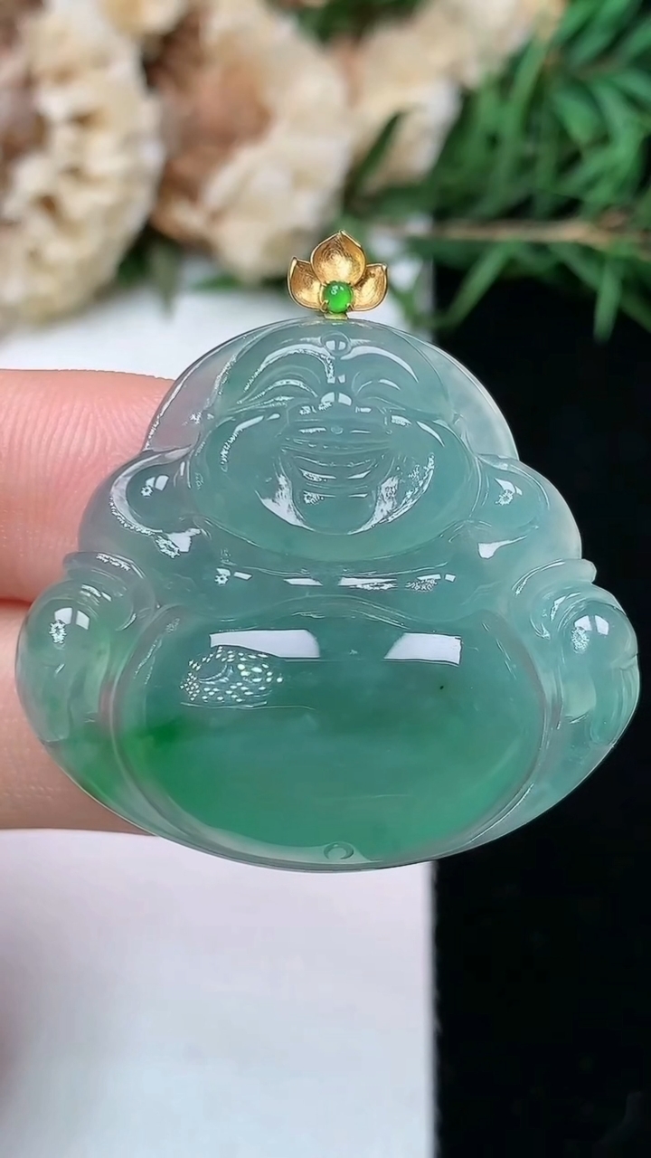 天然A货翡翠蓝水佛公吊坠，尺寸28.3-32.2-6，重量:8.83g
4月26日