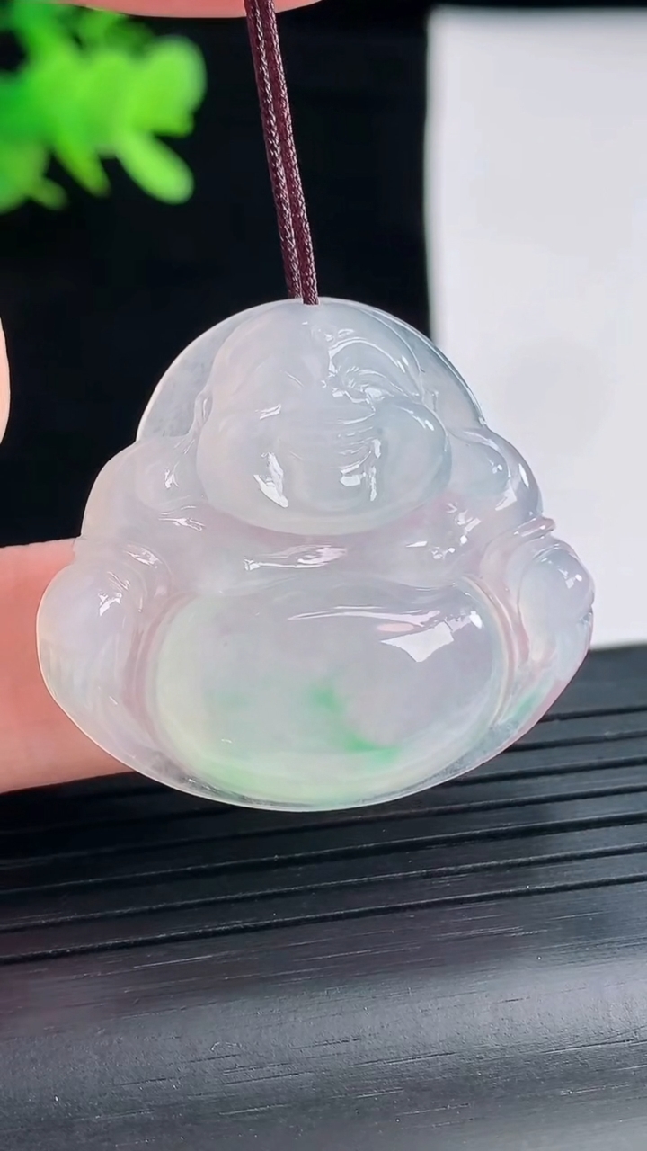 天然A货翡翠佛公吊坠，尺寸30-33-5.5重量:8.45g
4月26日