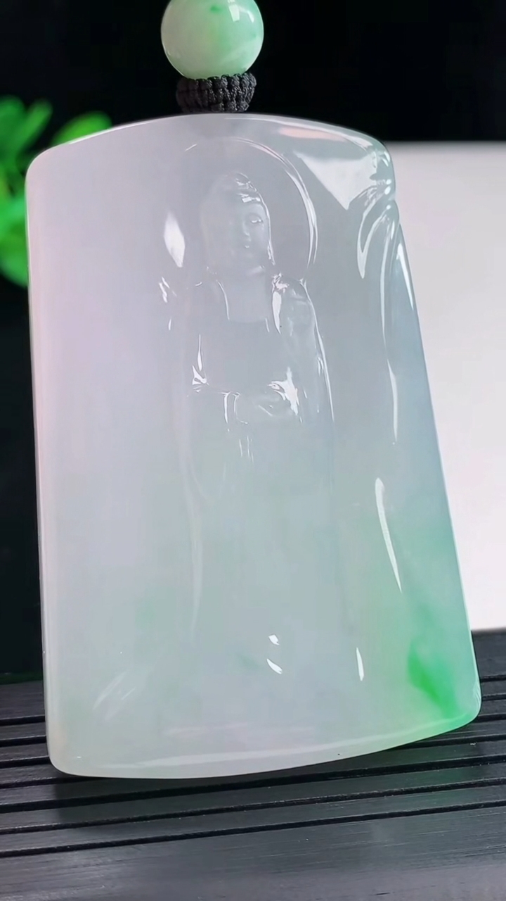 天然A货翡翠阿弥陀佛吊坠，尺寸59-39-8重量:52.29g
4月26日