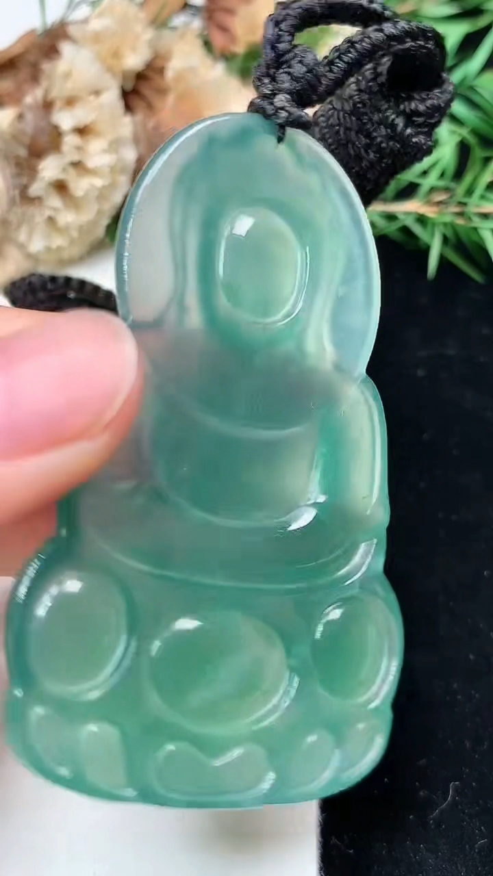 天然A货翡翠蓝水观音菩萨吊坠，尺寸60-37.5-5.7，重量:27.00g
4月26日