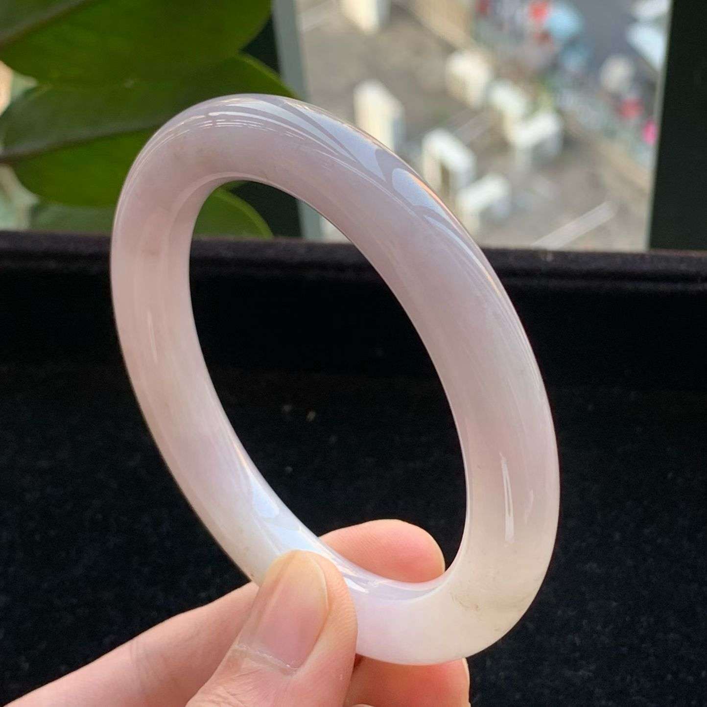 A货天然翡翠冰糯种紫罗兰手镯56-57圈重量61.38
4月26日