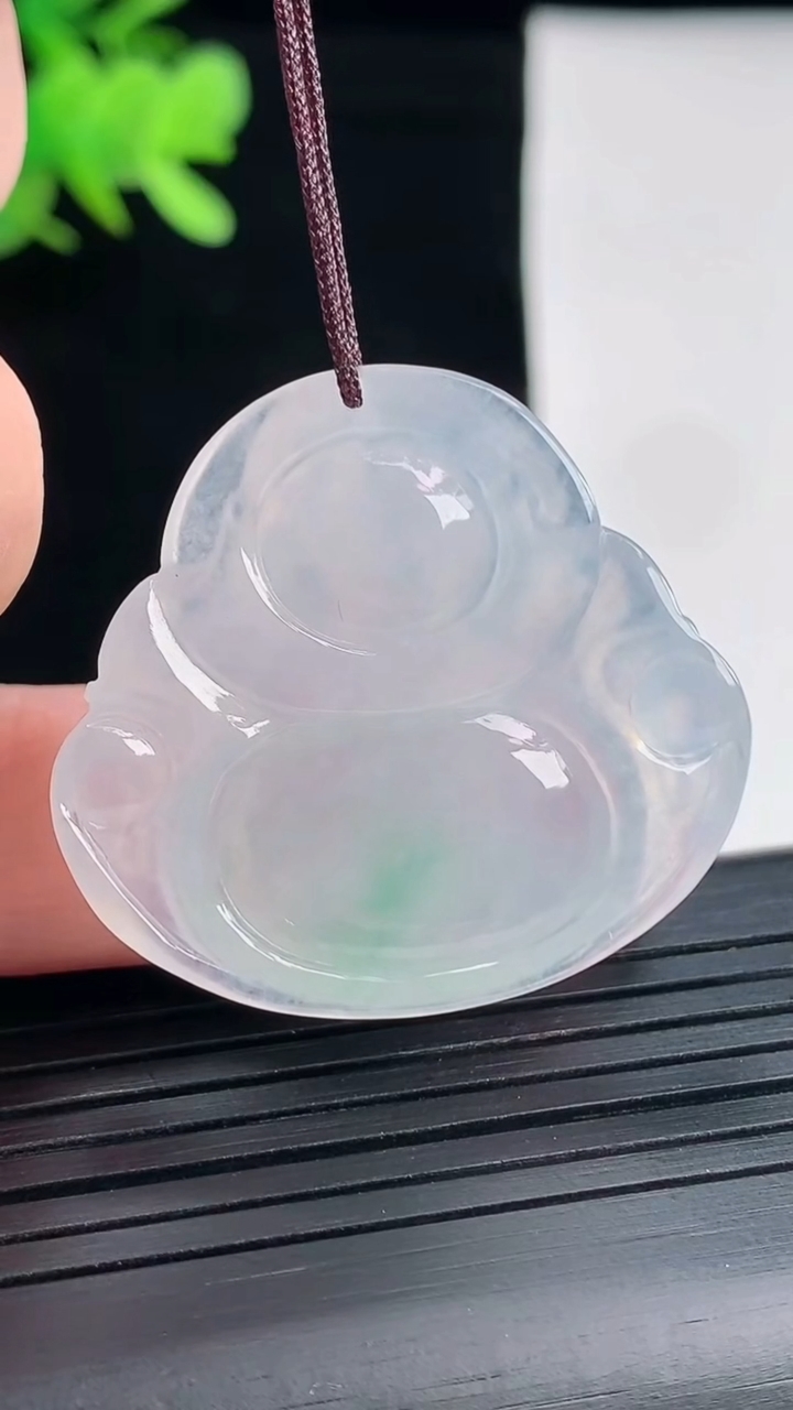 天然A货翡翠佛公吊坠，尺寸31.5-34-5.6重量:9.32g
4月26日