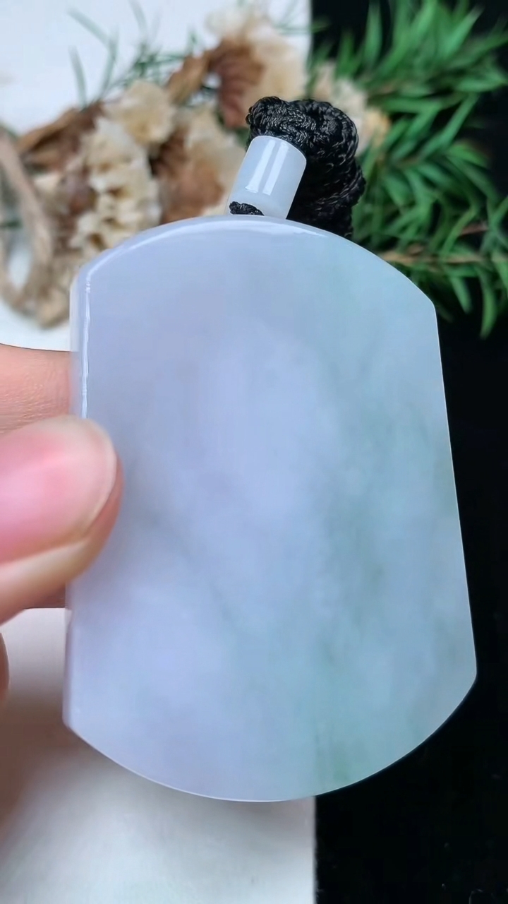 天然A货翡翠悟道吊坠，尺寸52.7-38-12.2，重量:70.67g
4月26日